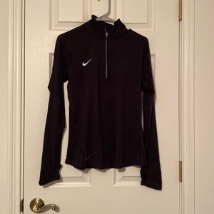 Black Nike 1/4 zip pull over